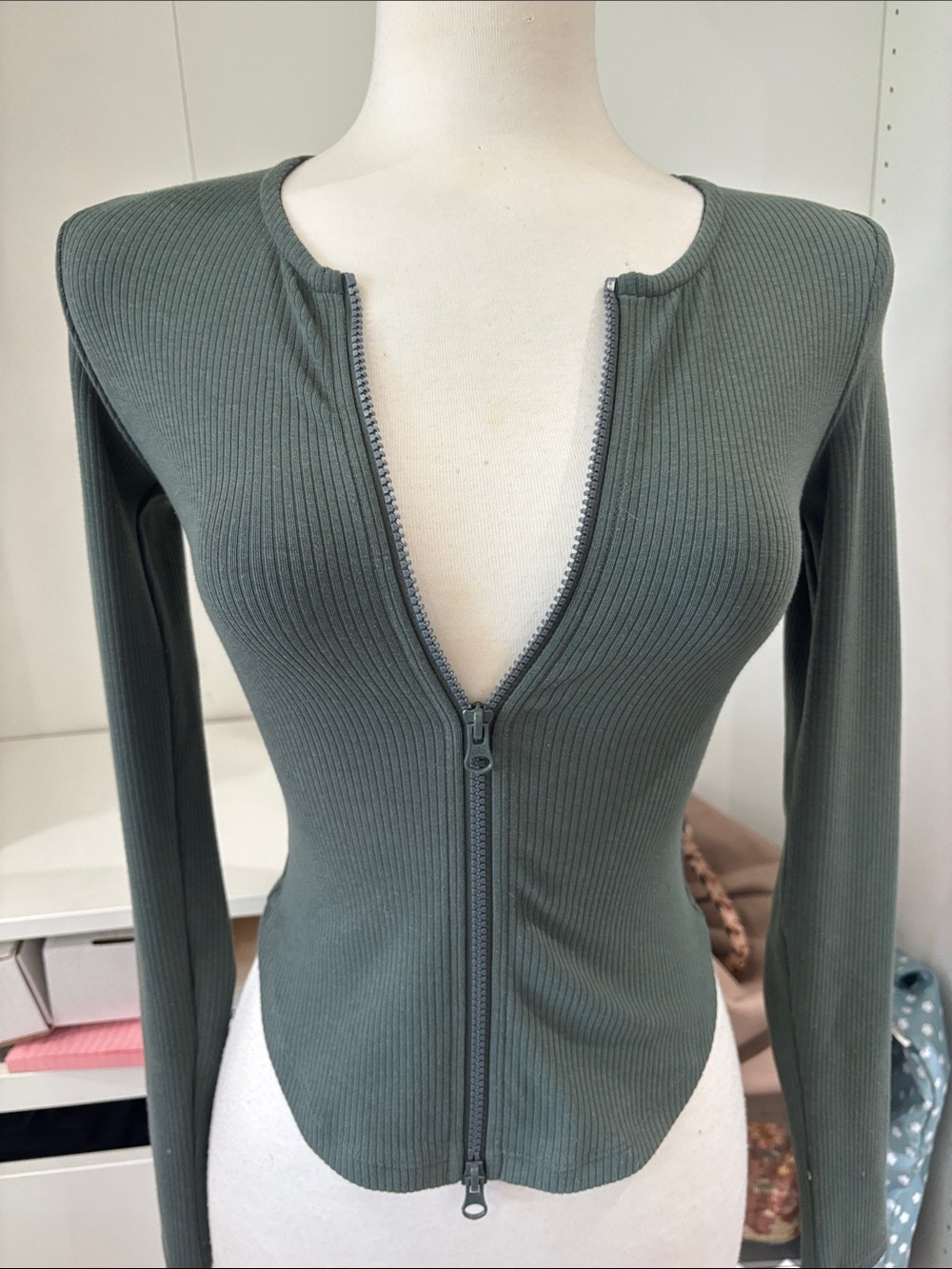 ALO Yoga Olive Ribbed Long-Sleeve Zip Top - Picture 5 of 8